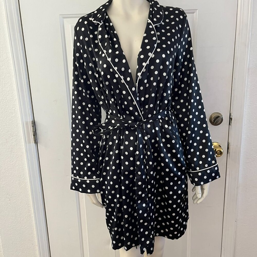 Victoria's Secret Woman's Black & White Polka Dot Satin Lounge Wear Robe Sz Med - Picture 8 of 8